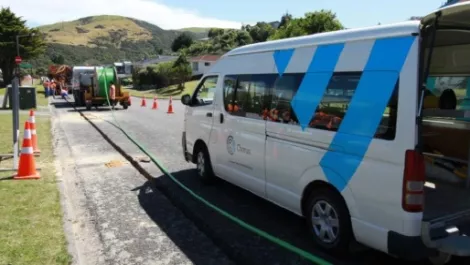 Chorus seeks harmony with former rivals