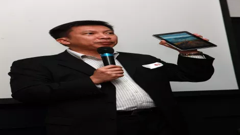 Huawei lays down gauntlet