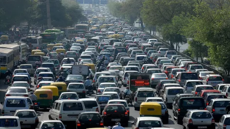 Kiwis spend 92 hours a year in traffic