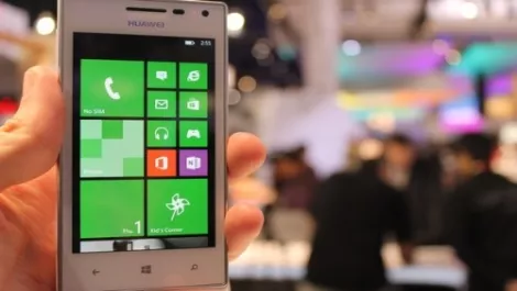Huawei slams 'weak' Windows Phone