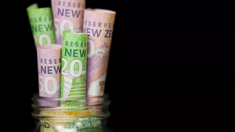 NZ dollar heads for 0.9% weekly decline as US jobs data looms