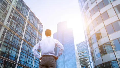 Mainfreight forecasts annual profit hike, pays tribute to Rowlands