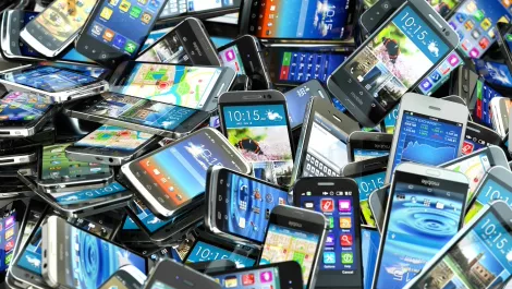 How we buy and use smartphones is changing