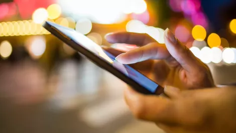 Australian mobile phone market exceeding expectations with 18% growth