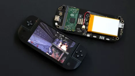 Kickstarter campaign brings 80s games back in a handheld console