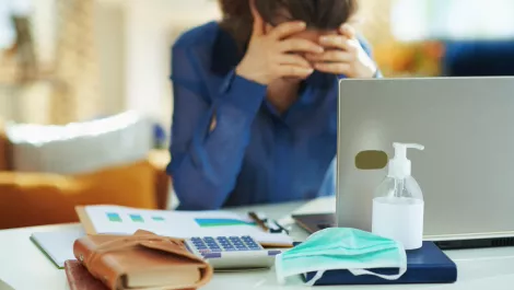 Australians struggling with information overload as they move to remote working in wake of COVID-19