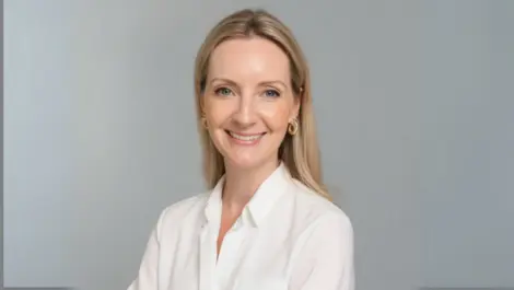 Ps natalie farr headshot 1