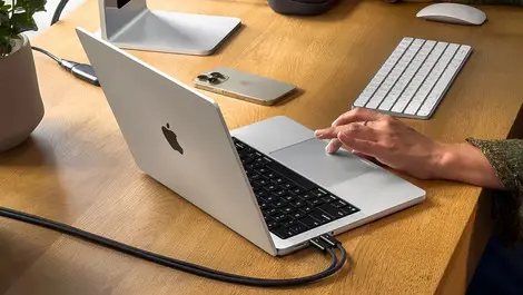 Apple macbook pro 14 in lifestyle podcast 251015