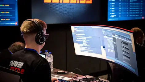 Australia launches cyber battle to tackle skills shortage